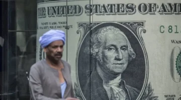 تقلبات طفيفة.. الدولار يعاود الاستقرار في أغلب البنوك وسط حركة متباينة السعرية